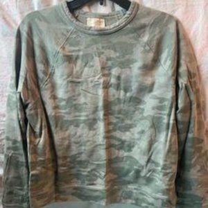 Camo sweatshirt